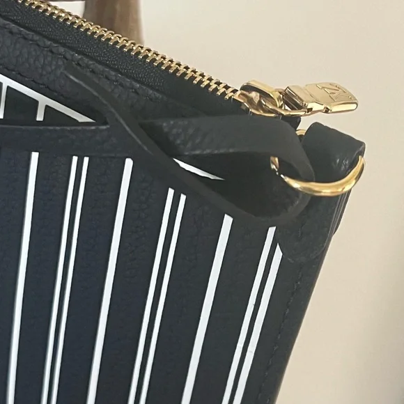 Louis Vuitton Inside Out Neverfull Pouch MM - Picture 8 of 9